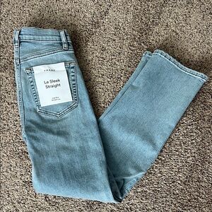 NWT FRAME Le Sleek Straight Jean